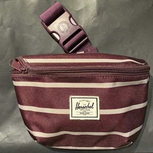 (Almost New) Purple Stripe Hershel Fourteen Hip Belt Bag